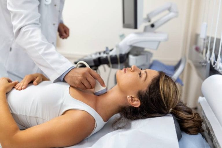 Cáncer de Tiroides: Entendiendo sus Desafíos y Estrategias de Detección